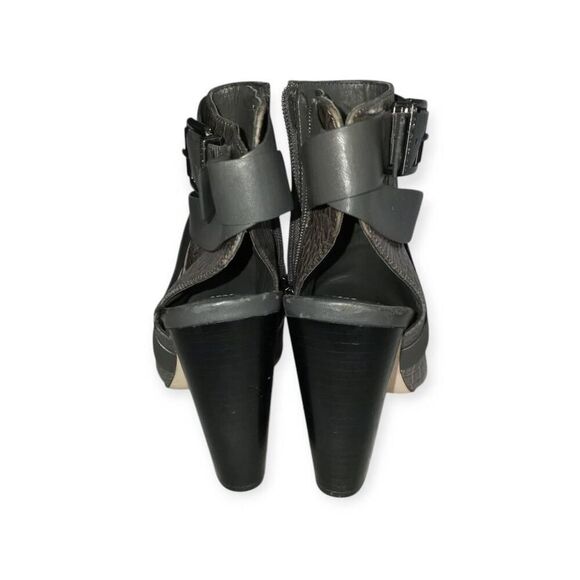 BCBGENERATIONS JEZEBELL GRAY CROC EMBOSSED BOOTIES SZ.6.5 GUC. - Picture 4 of 8